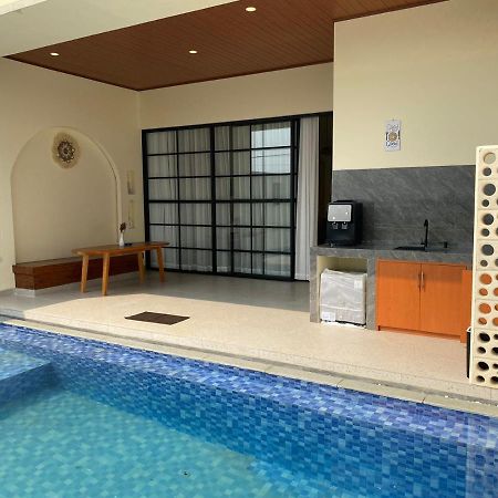 Azalea Room By The Anp Villas Cikundul Exterior foto